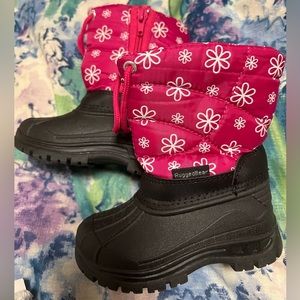 Like new RuggedBear little Girls pink flowers and black sz 6 Snow Boots.